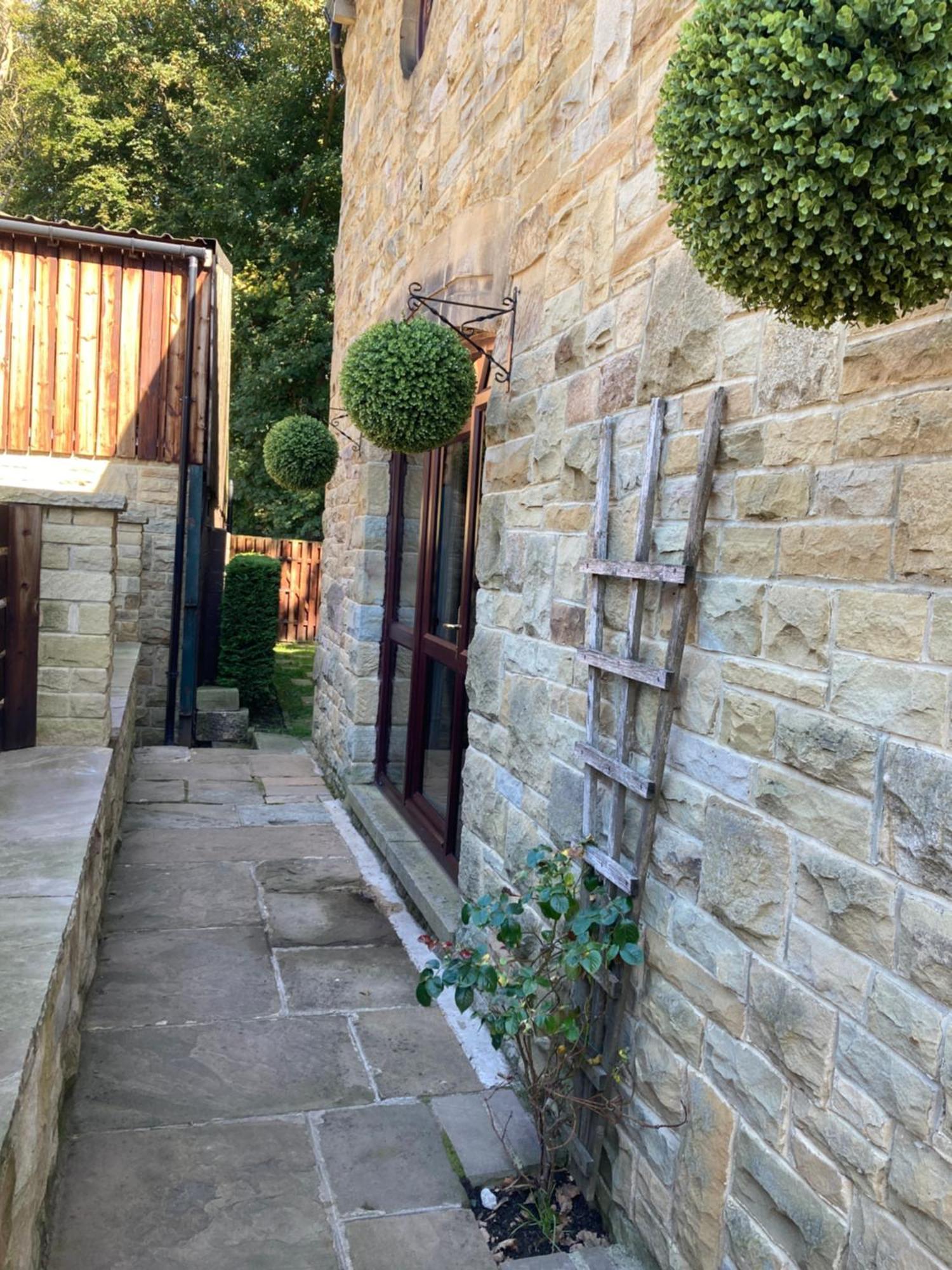 Stylish Ground Floor Apartment At Pingle Nook Farm Denby Dale Exterior foto